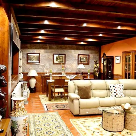 Spacious With Private Pool In Βίλα Oliveira de Azemeis