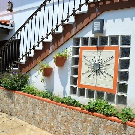 Spacious With Private Pool In Βίλα