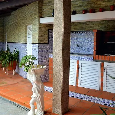 Βίλα Spacious With Private Pool In *