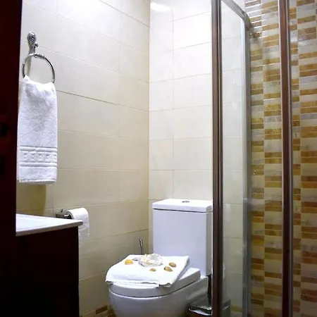 Spacious With Private Pool In