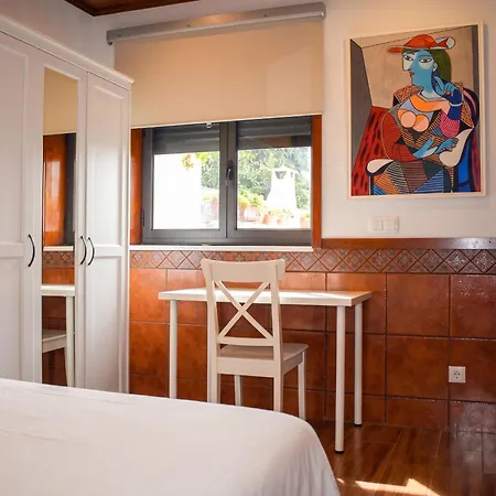 Βίλα Spacious With Private Pool In