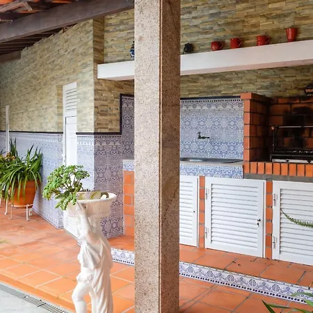 Spacious With Private Pool In