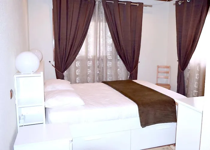 Spacious With Private Pool In