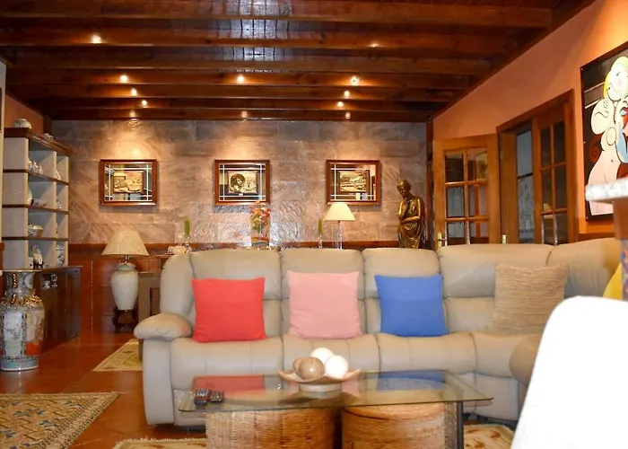 Spacious With Private Pool In Villa